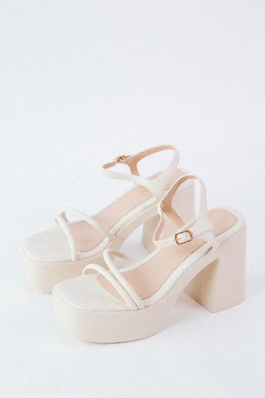 Avianna Smooth Block Heel Sandal, Cream | Chinese Laundry